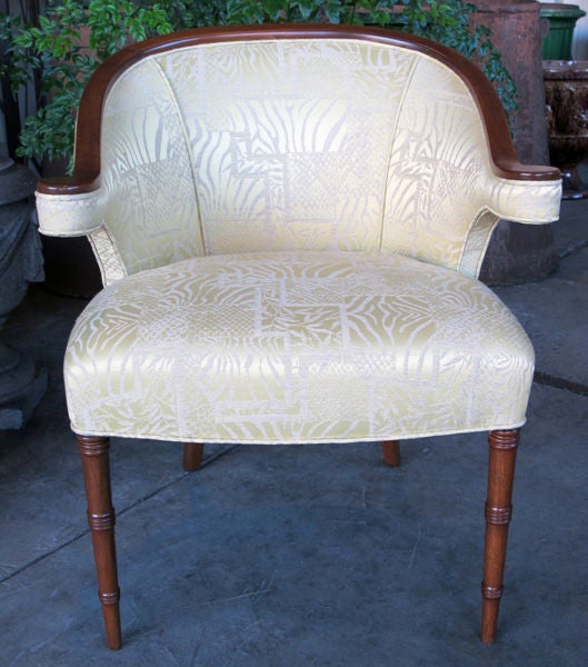 Shapely Pair of English Regency-Inspired Mahogany Salon Chairs In Excellent Condition For Sale In San Francisco, CA