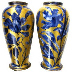 Une belle paire de vases anglais Thomas Forester bleu cobalt & doré