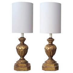 Elegant Pair of Italian Neoclassical Style Carved Giltwood Lamps