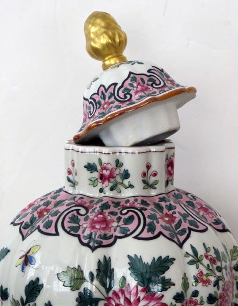 20th Century Elegant Pr of French Paris Porcelain Baluster-Form Covered Jars