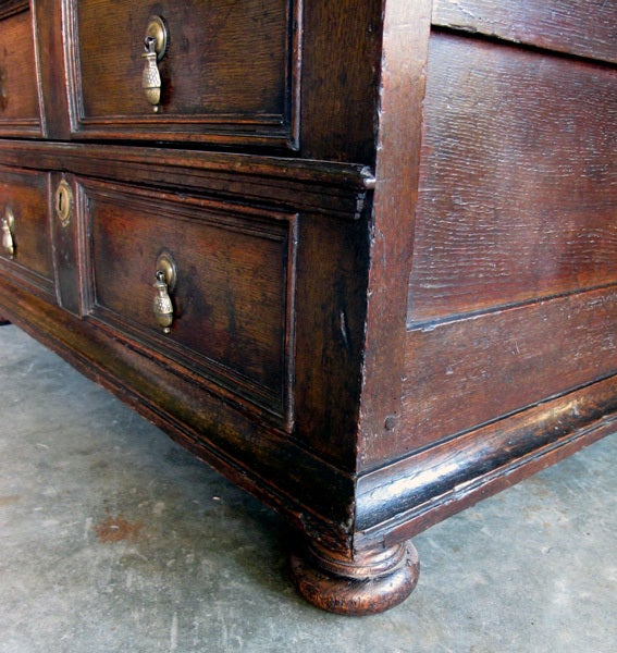 18th Century and Earlier A Handsome William And Mary Oak 4-Drawer Chest w/Bun Feet