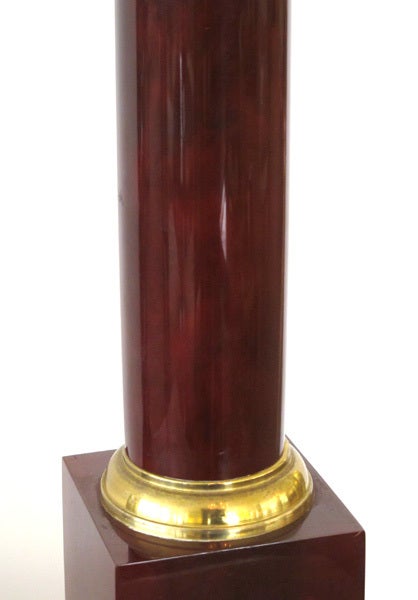 A Stylish French 1940's Crimson Bakelite Columnar Lamp In Excellent Condition In San Francisco, CA