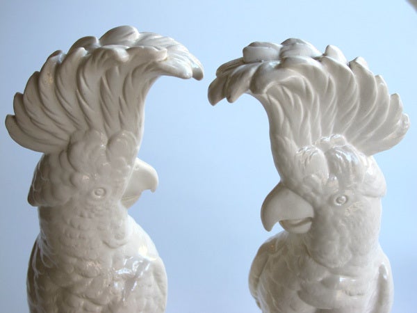 A Striking Pair of English Minton Porcelain Cockatoo Figurines 1