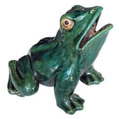 Grande et rare grenouille de jardin en céramique émaillée vert émeraude de la dynastie des Qing