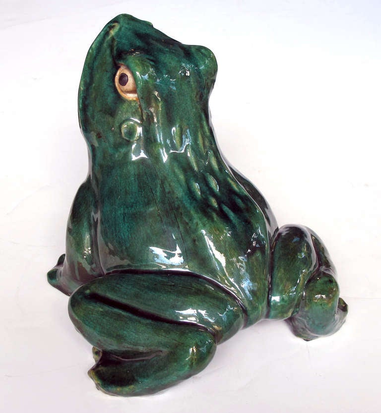 A Large and Rare Chinese Qing Dynasty Emerald-Green Glazed Ceramic Garden Frog 2