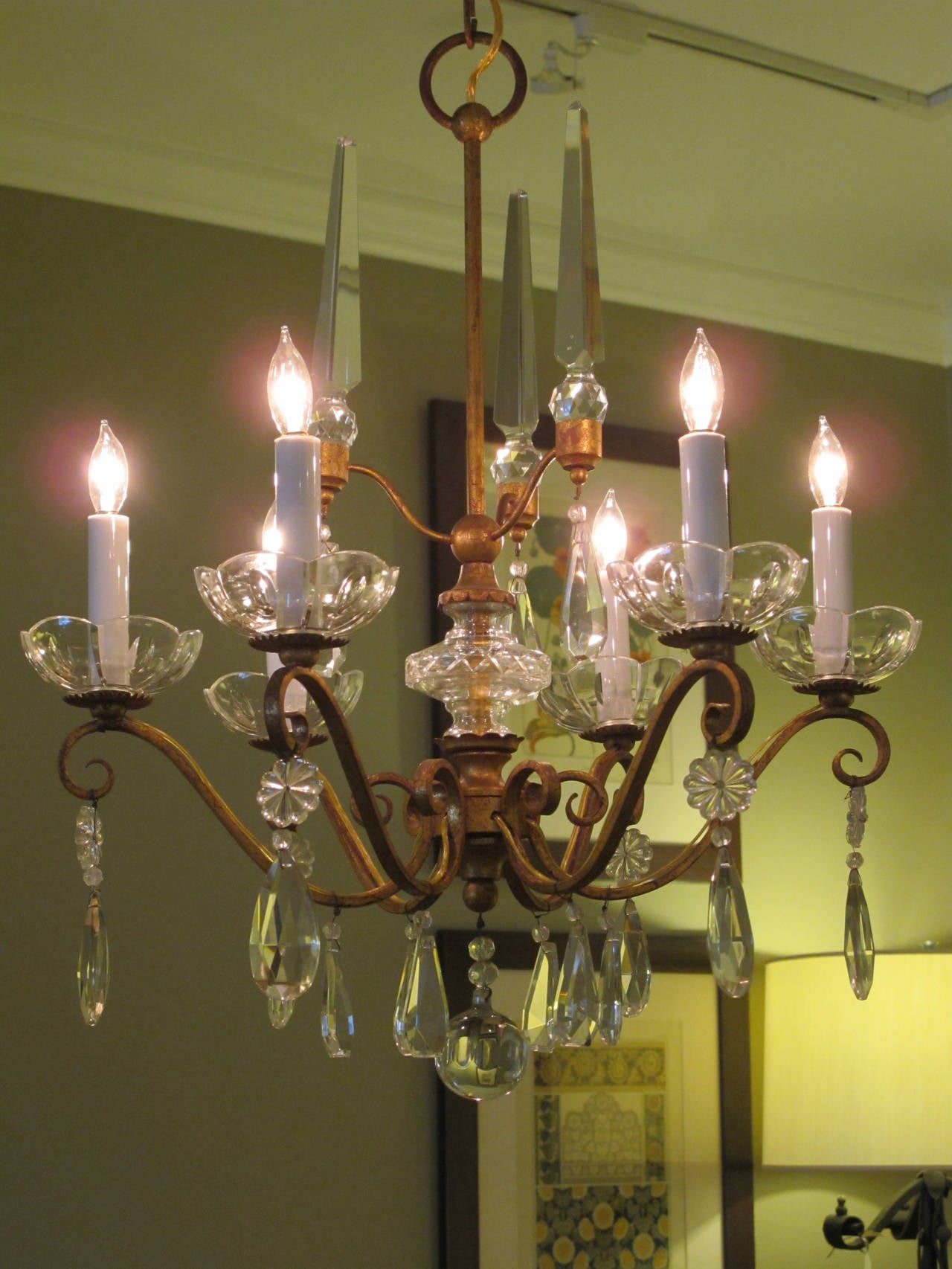 Mid-20th Century Elegant French 1940s Gilt-Metal Six-Light Chandelier with Crystal Pendants For Sale
