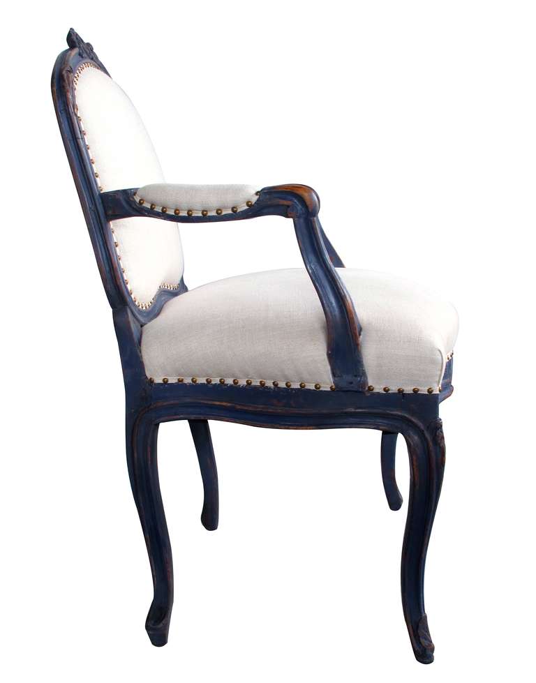Graceful Pair of French Rococo Blue-Gray Painted Armchairs with Rocaille Carving In Excellent Condition In San Francisco, CA