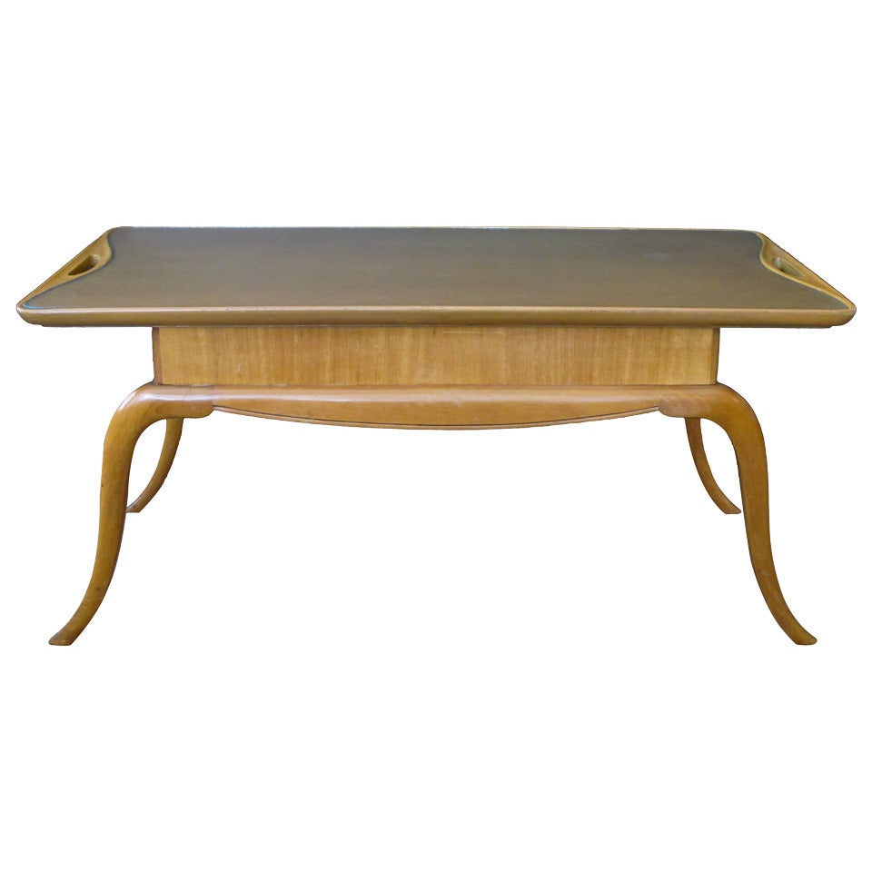 Chic Italian Midcentury Pearwood Cocktail Table with Splayed Legs For Sale