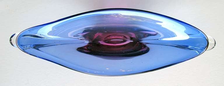 Italian Impressive Seguso Murano Elliptical-Form Glass Bowl in Hues of Blue & Aubergine