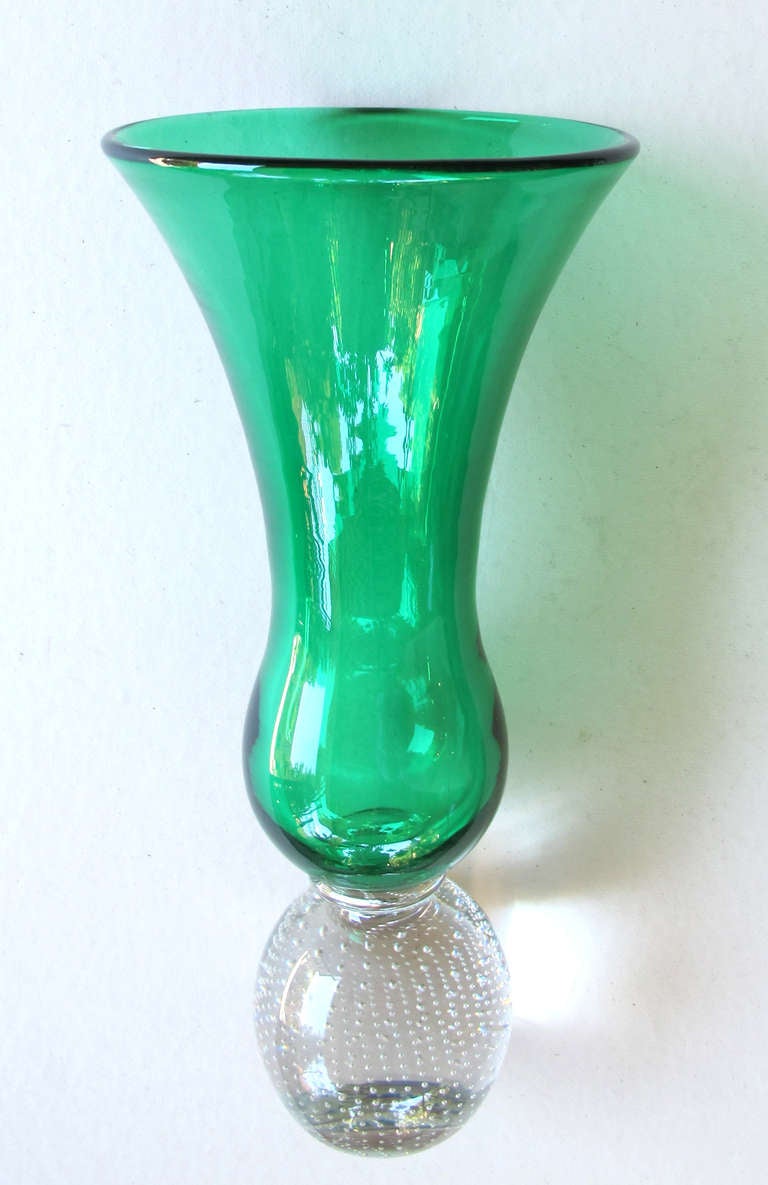 Shapely Pair of American Emerald-Green Trumpet Vases by Pairpoint Glassworks 3