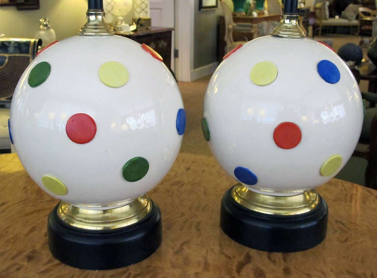 A Whimsical Pair of American White Ceramic Orb-Form Lamps w/Polka Dots In Excellent Condition In San Francisco, CA