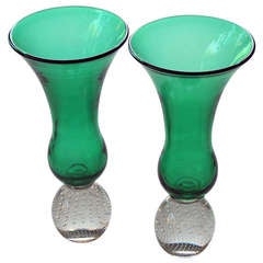 Vintage Shapely Pair of American Emerald-Green Trumpet Vases by Pairpoint Glassworks