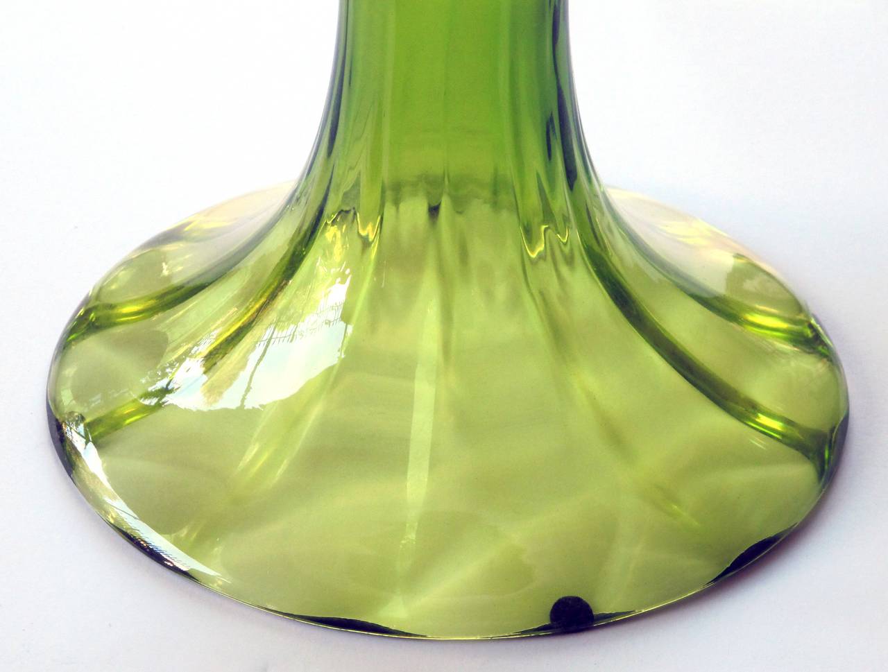 A Tall Pair of Murano 1960's Apple Green Art Glass Trumpet Flower Lamps In Excellent Condition In San Francisco, CA