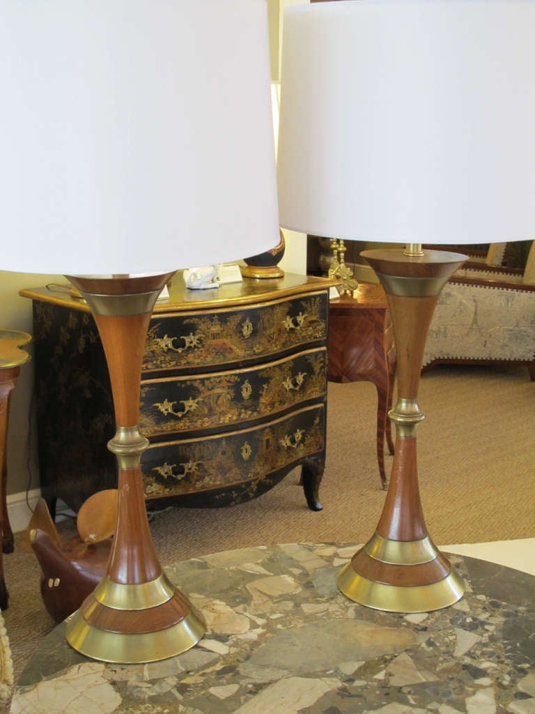 A Shapely Pair of Danish Mid-Century Walnut & Brass Hour-Glass Shaped Lamps In Good Condition For Sale In San Francisco, CA