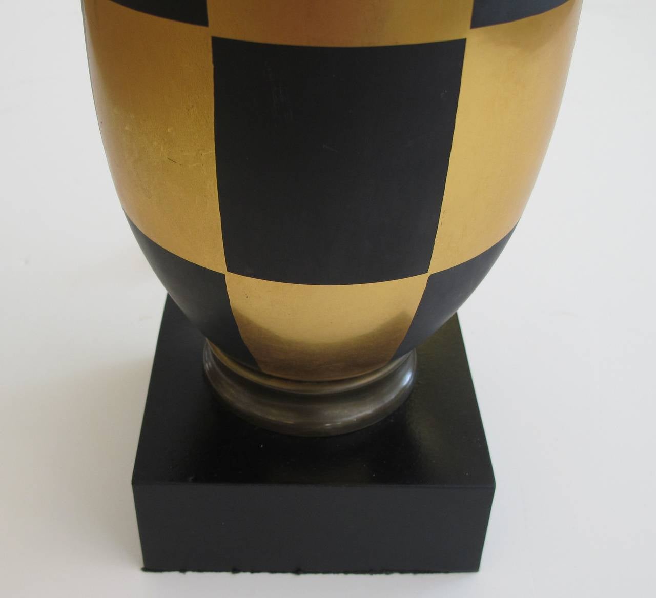 Stylish Italian 1960s Gold and Black Porcelain Lamp with Harlequin Design In Excellent Condition In San Francisco, CA