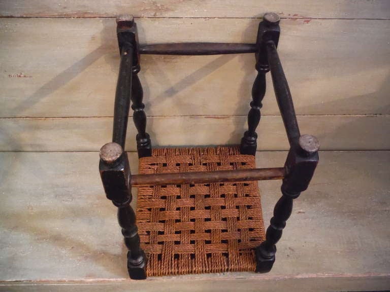 19th Century English Handwoven Hemp Seat with Turned Legs Stool For Sale 2