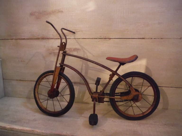 Signed Mobo  1926 Childrens Bicycle In Original Surface In Distressed Condition In Los Angeles, CA