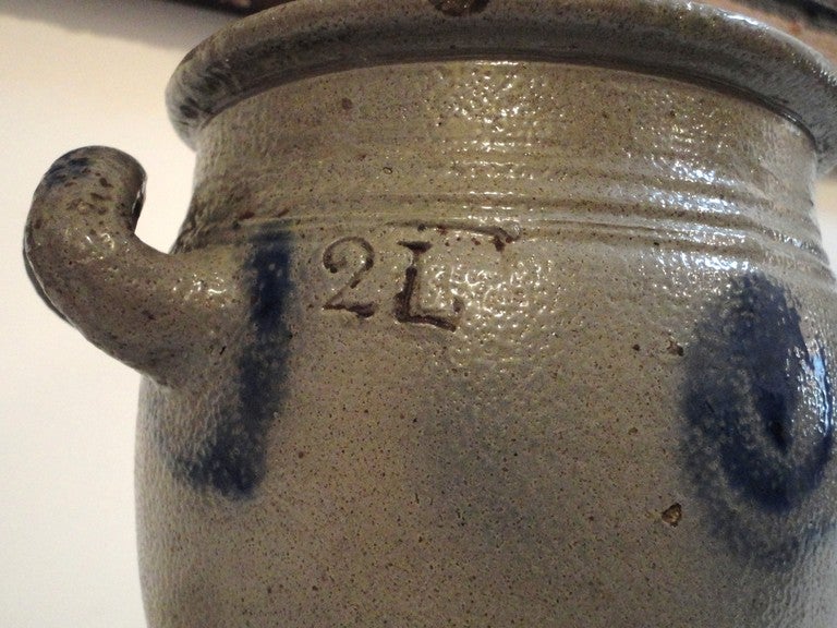 Rare 19th Century Blue Salt Glaze Decorated Salt Crock from Pennsylvania In Excellent Condition In Los Angeles, CA