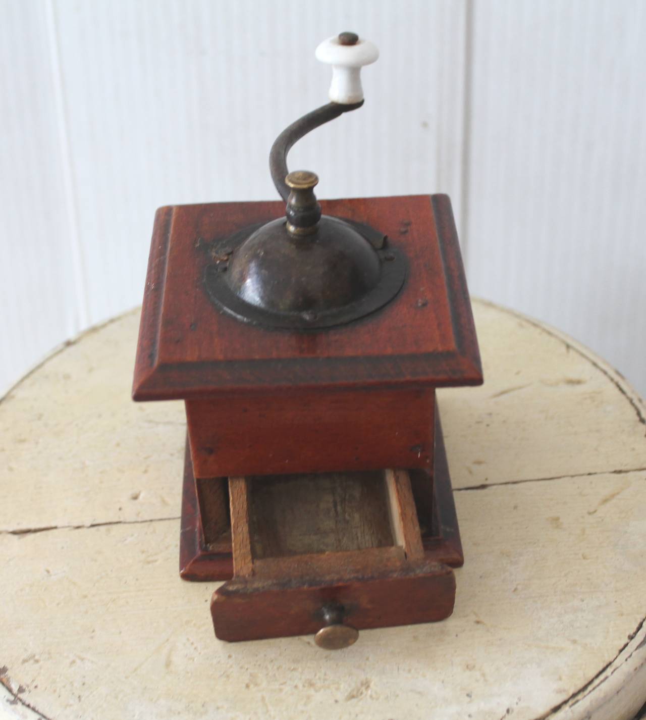 Rare Miniature 19th Century Salesman's Sample Coffee Grinder In Excellent Condition In Los Angeles, CA
