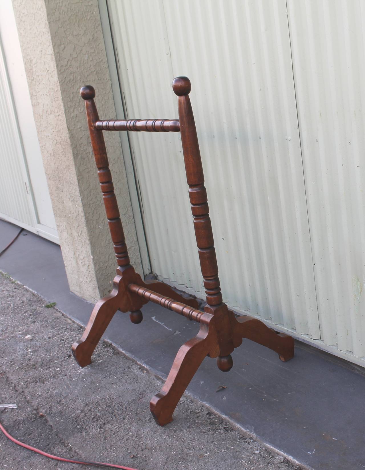 19th Century Walnut Quilt or Blanket Rack In Excellent Condition In Los Angeles, CA