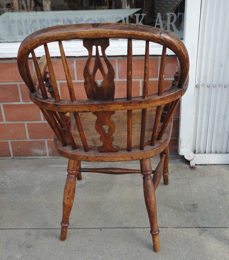 Hickory Set of Four Early 19thc English Windsor Chairs