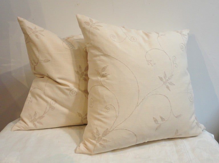 Fantastic cream colored crewel work pillows with cream colored linen backing. The inserts are down and feather fill, with zippers closures. There are six 24 x 24 and six 22 x 22 in stock. These are sold in pairs only. Total of six pairs in stock.