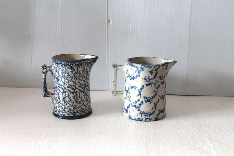 Two Amazing 19th Century Design Sponge Ware Pitchers In Good Condition For Sale In Los Angeles, CA