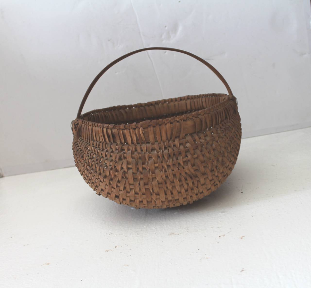 Fantastic Hiney Basket from Pennsylvania In Excellent Condition In Los Angeles, CA