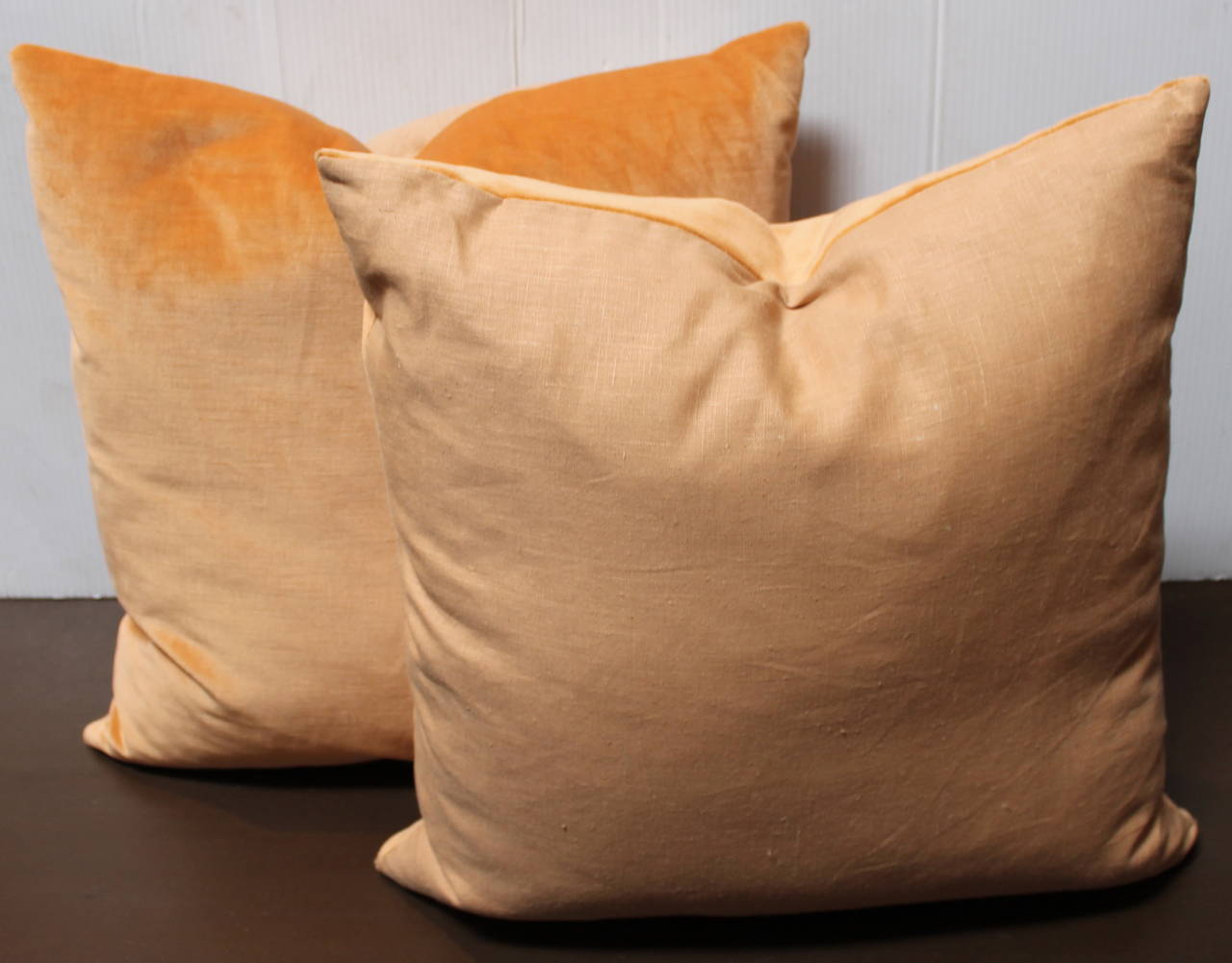 American Classical Pair of Peach Velvet Pillows With Linen Backing