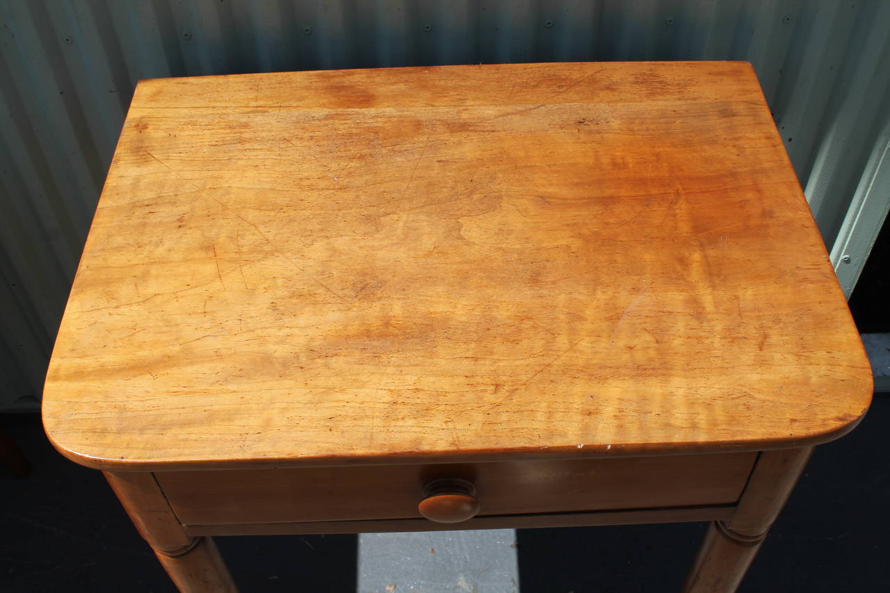 barn red end table with maple top