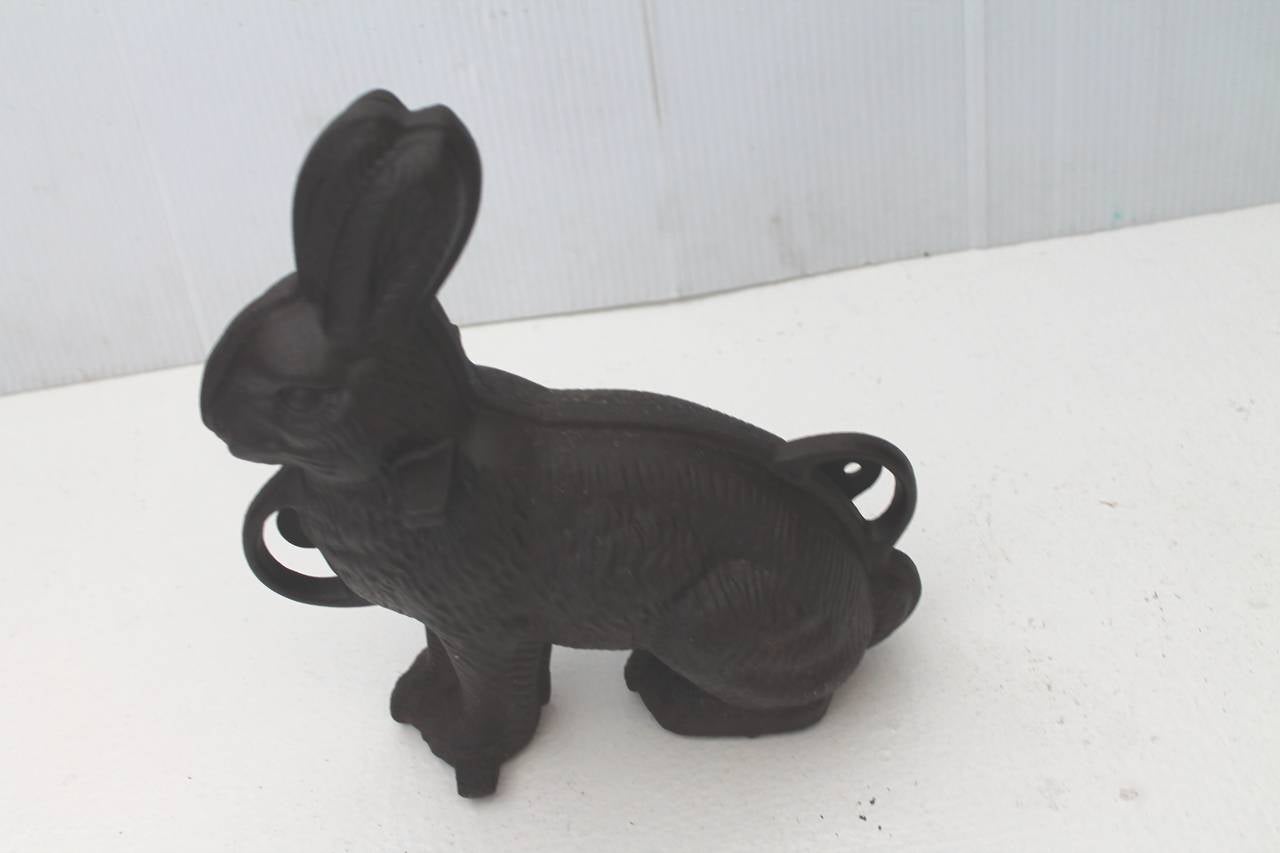 Country 19th Century Griswold Large Iron Rabbit Chocolate Mold