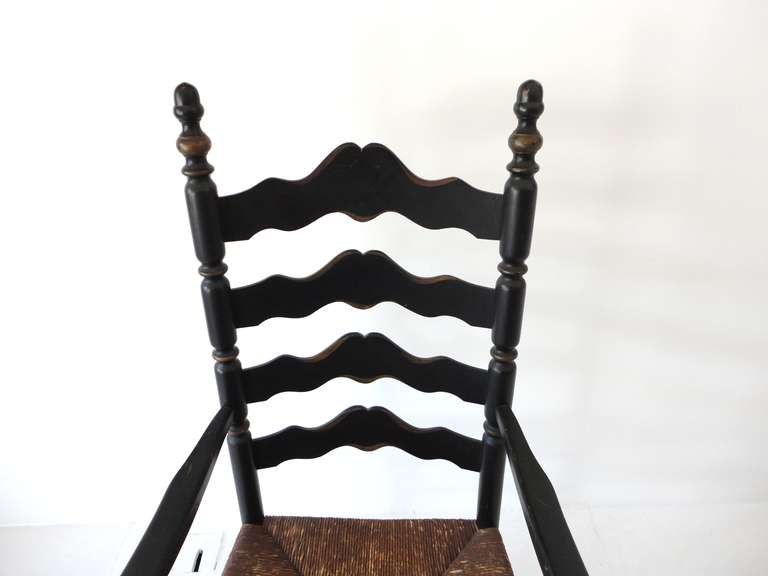 19th c. Original Black Painted Ladder Back Armchair from New England In Excellent Condition In Los Angeles, CA