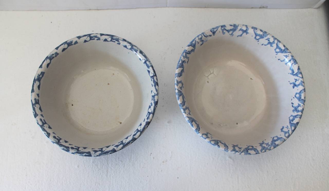 American Pair of Large 19th Century Spongeware Pottery Serving Bowls For Sale