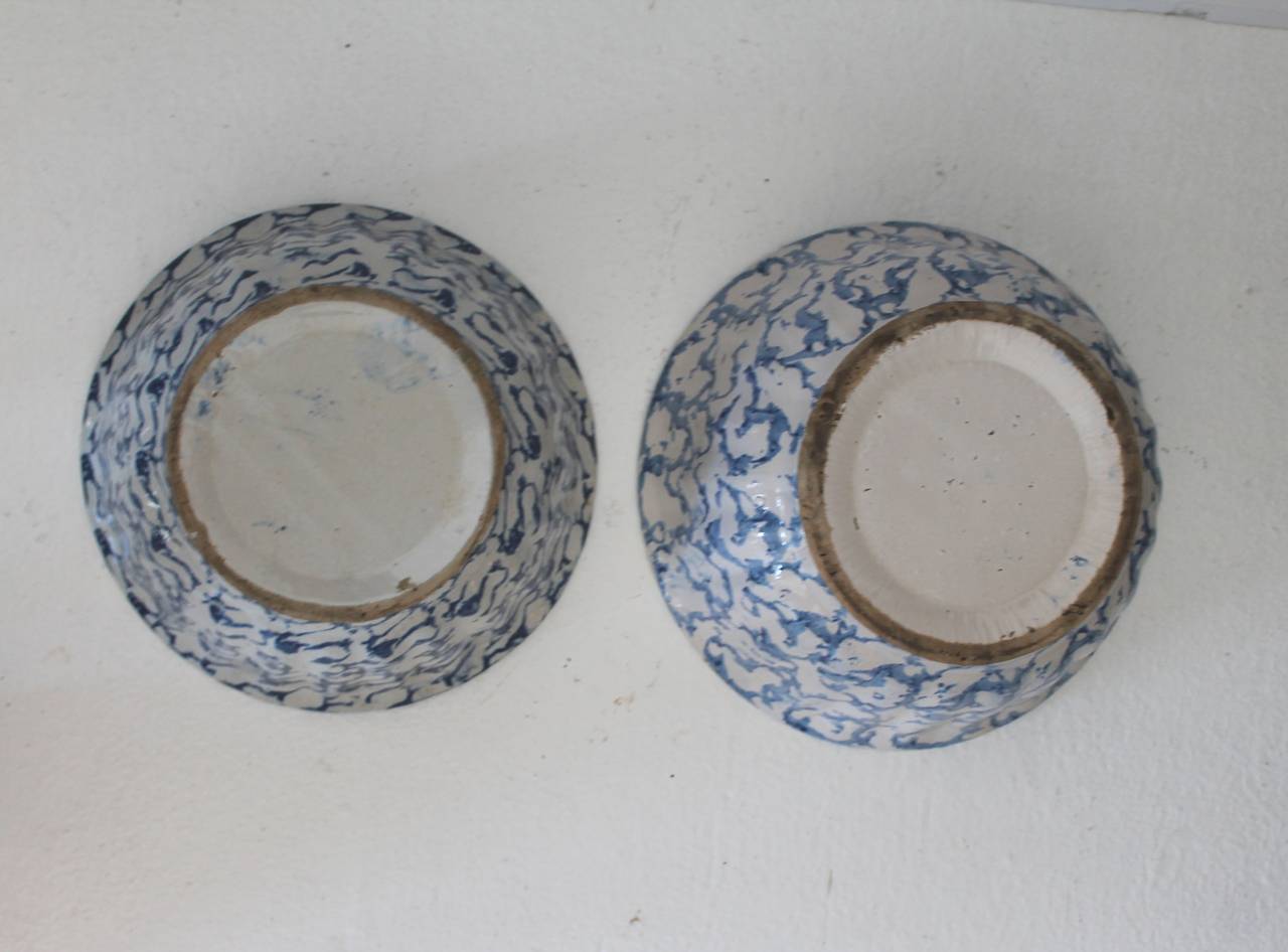 Pair of Large 19th Century Spongeware Pottery Serving Bowls In Excellent Condition For Sale In Los Angeles, CA