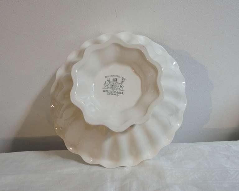 19th Century English Adams & Sons Ironstone Fluted Bowl In Excellent Condition In Los Angeles, CA