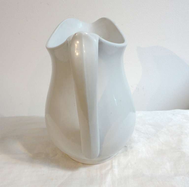 19th Century English Ironstone Water Pitcher In Excellent Condition In Los Angeles, CA