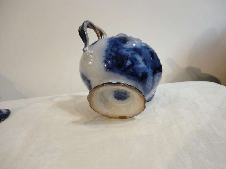 19th Century Flow Blue Rare India Pattern Tea Pot In Excellent Condition For Sale In Los Angeles, CA