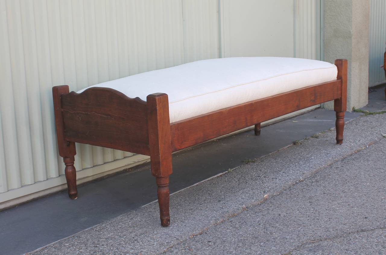 19th Century Daybed with a Custom-Made Linen Cushion In Excellent Condition In Los Angeles, CA