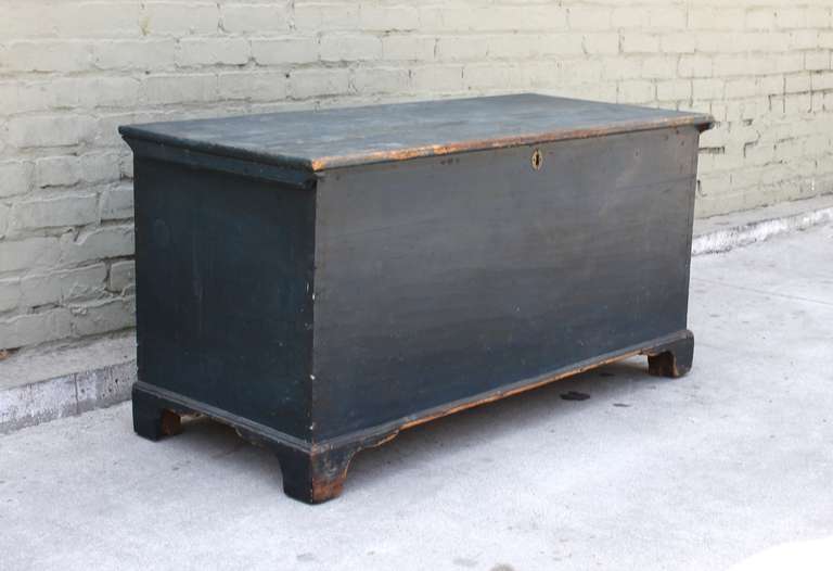 Mid-19th Century New England Original Blue Painted Blanket Chest In Excellent Condition In Los Angeles, CA