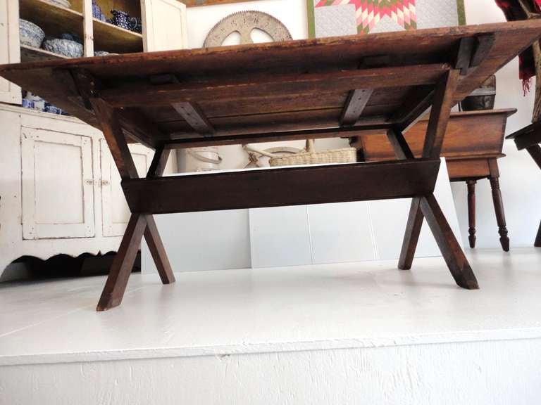Fantastic 19thc Large New England  Sawbuck Table in  Natural Old Surface 1