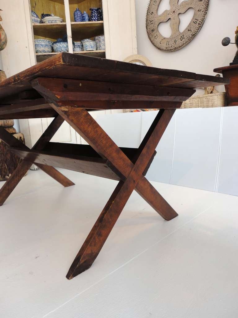 Fantastic 19thc Large New England  Sawbuck Table in  Natural Old Surface 3