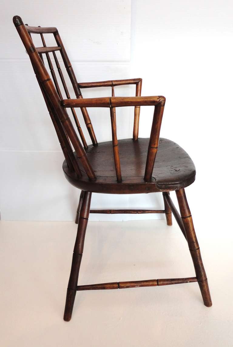 19th C. New England Birdcage Windsor Arm Chair In Distressed Condition In Los Angeles, CA