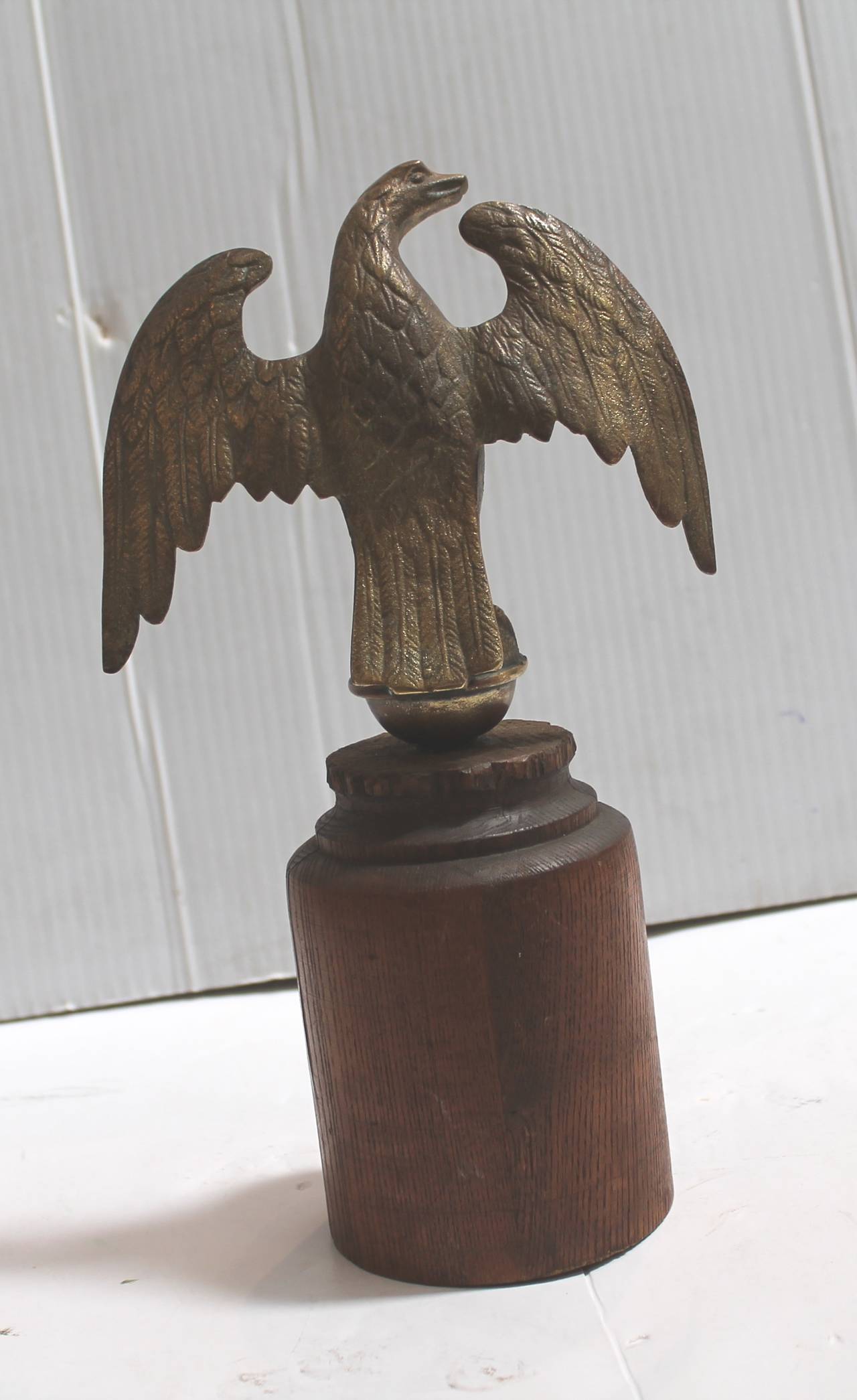 19th Century Brass Eagle Mounted on Wood Plank In Good Condition In Los Angeles, CA