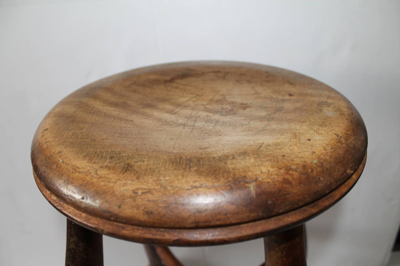 19th Century English Walnut Stool In Distressed Condition In Los Angeles, CA