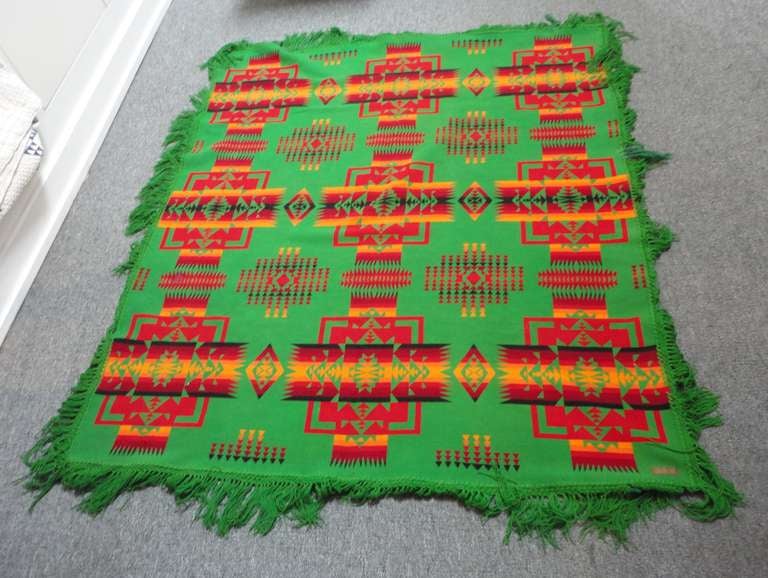 Early Wool Fringed Pendleton Indian Design  Blanket Dated 1909 W/ Original Label In Excellent Condition In Los Angeles, CA