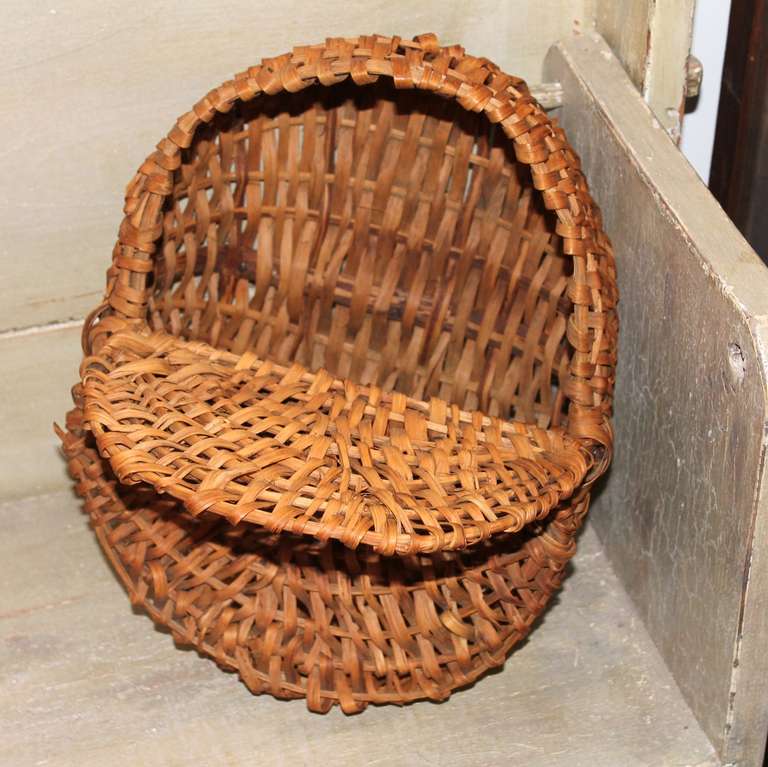 Hickory 19th Century Splint Oak Pennsylvania Lidded Buttocks Basket