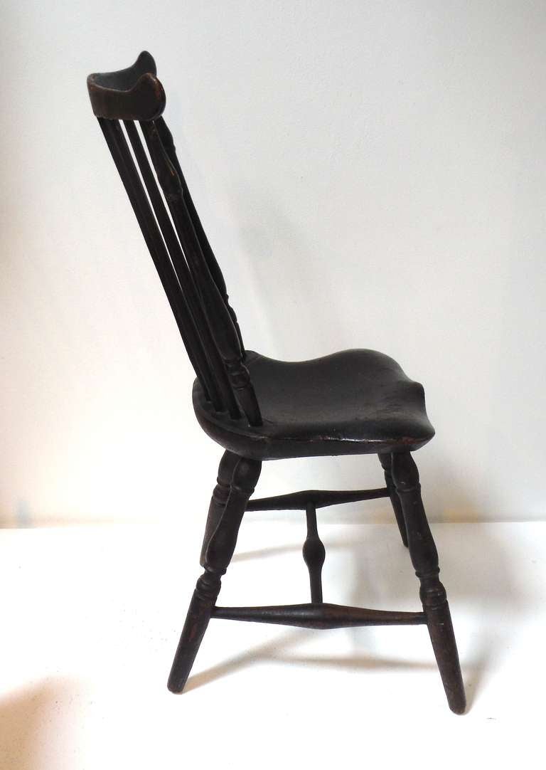 Fantastic 18thc Original Painted New England Windsor Side  Chair In Distressed Condition In Los Angeles, CA