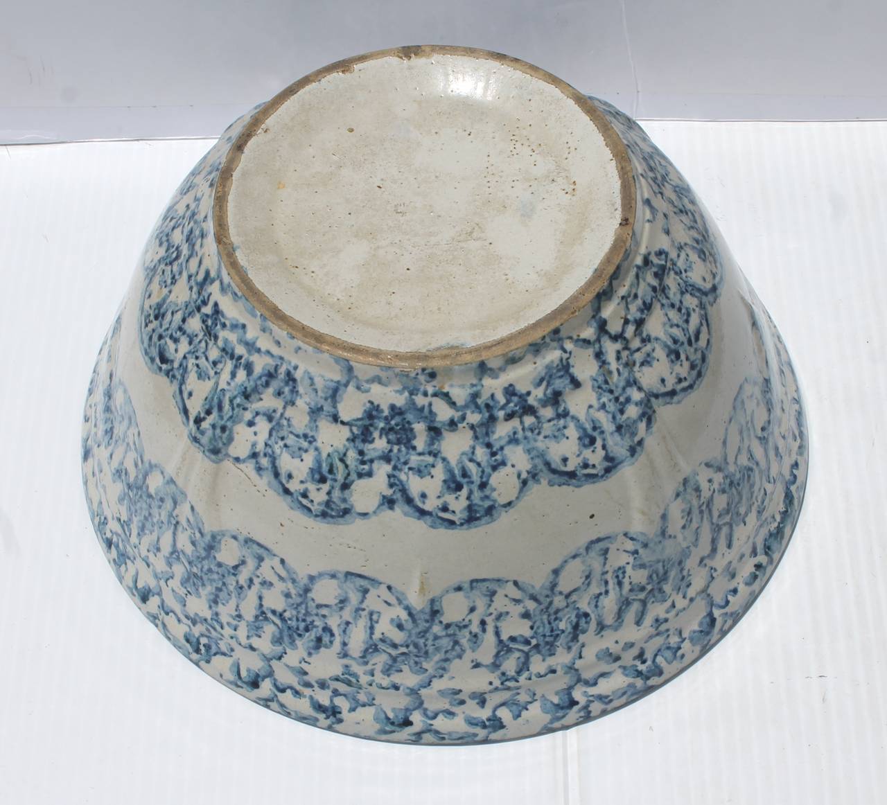 Country Large 19th Century Sponge Ware Mixing or Serving Bowl
