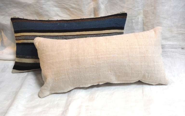 Mid-20th Century Pair of Indian Weaving Tex Coco Kidney Pillows