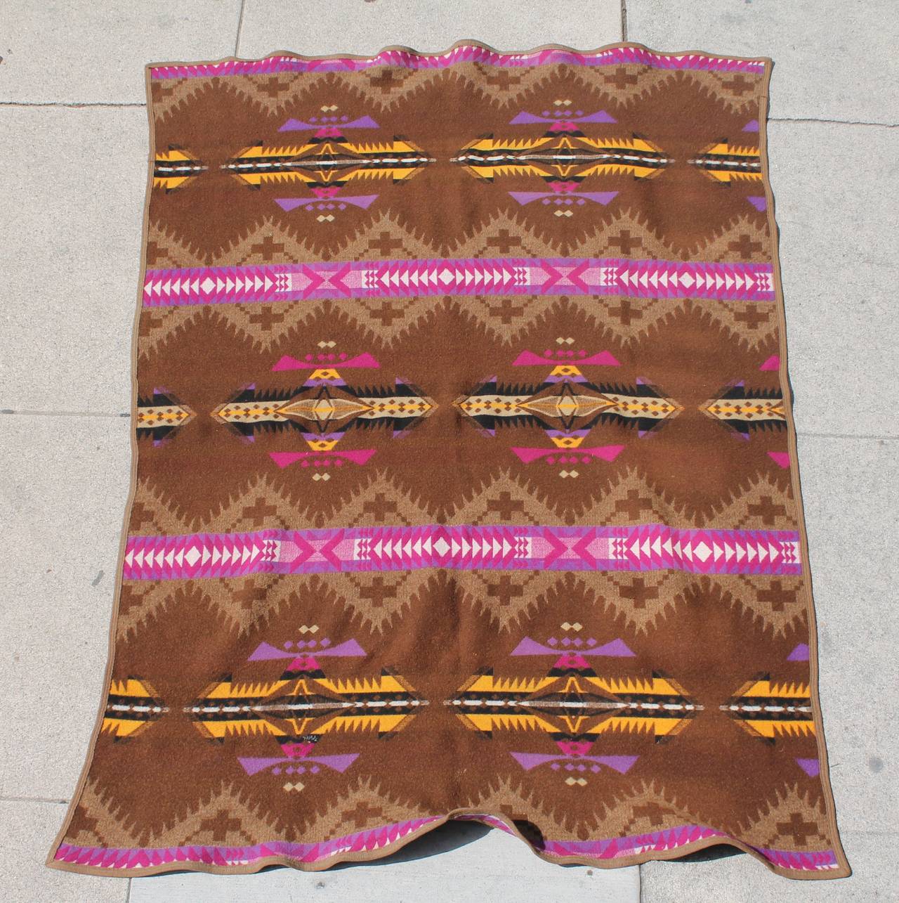 Early 20th c most unusual  &  rare Jacobs Indian design camp blanket made by Oregon City. This blanket retains the original label with minor wear. Such a fantastic geometric pattern and colors.
